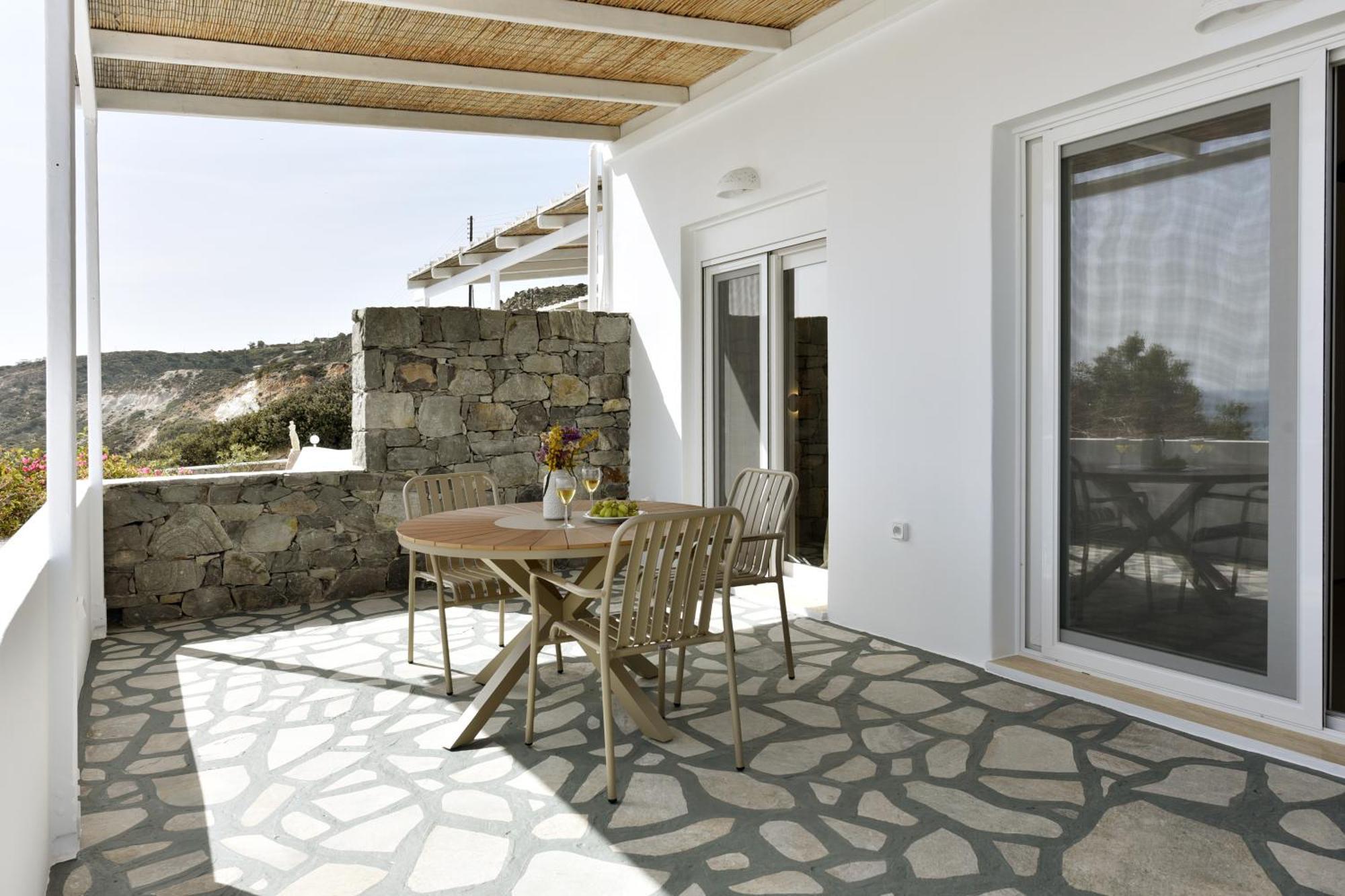 Giourgas Studios & Apartments Provatas Exterior foto